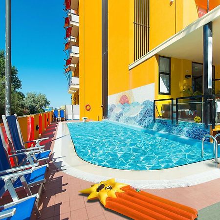 Viva Beach Hotel Rimini Ngoại thất bức ảnh