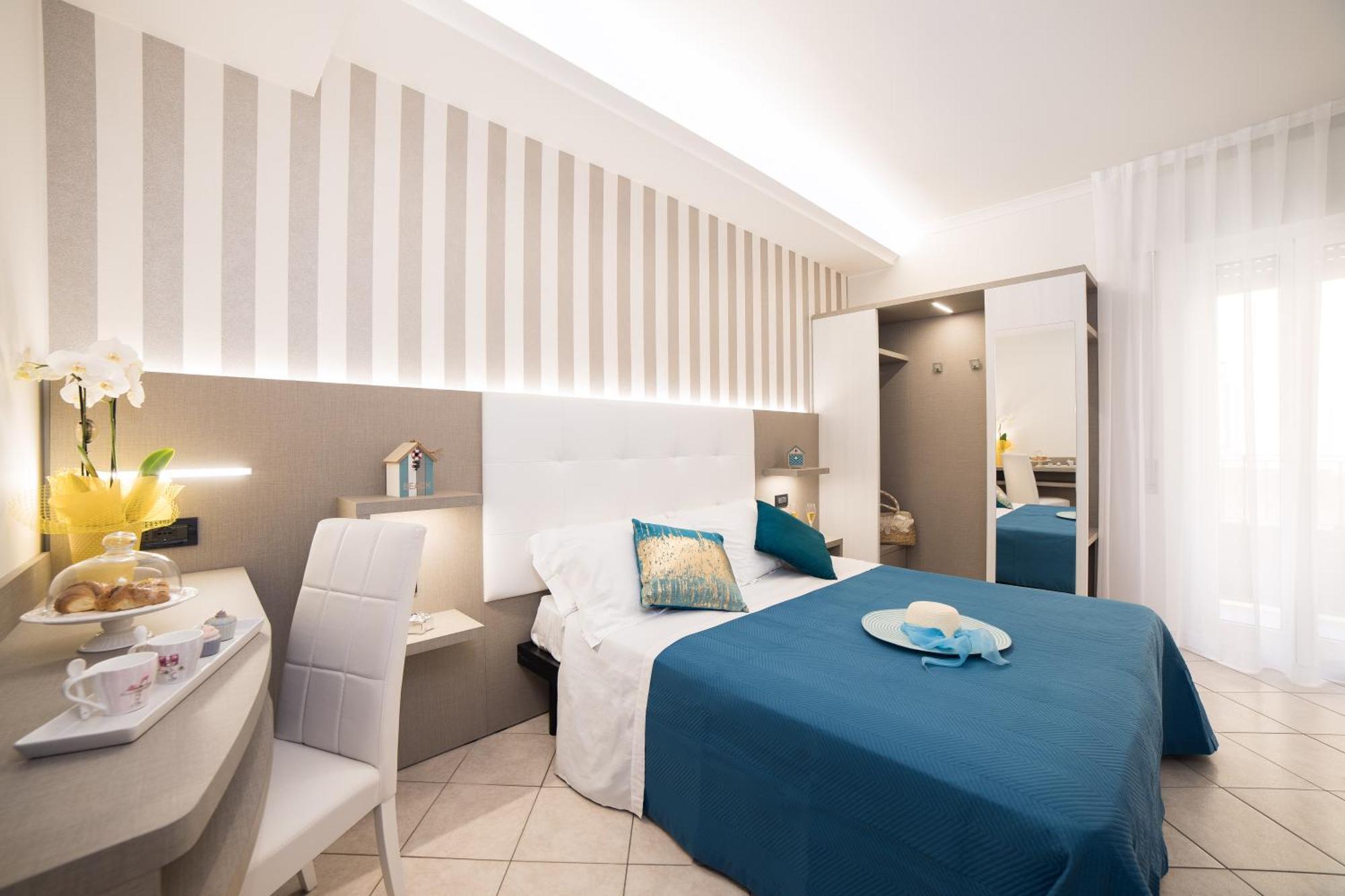 Viva Beach Hotel Rimini Ngoại thất bức ảnh